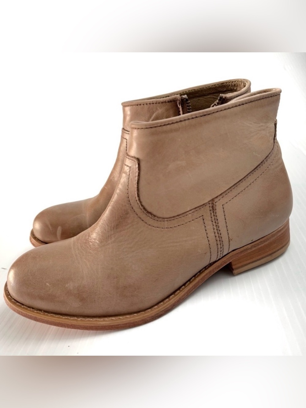 Hinge Tan Leather Ankle Booties side zip size 7